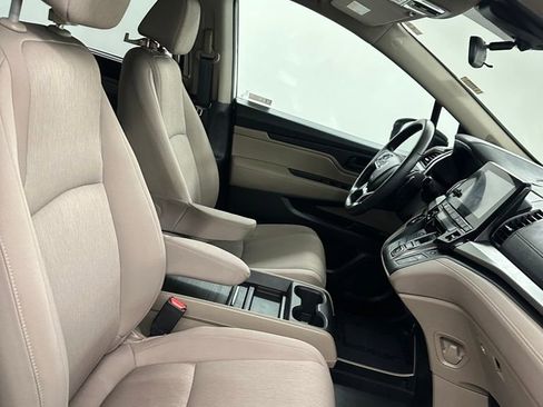 Used 2018 Honda Odyssey EX image 38