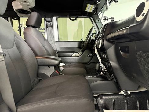 Used 2014 Jeep Wrangler Unlimited Sport image 17