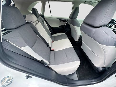 Used 2019 Toyota RAV4 XLE AWD/4WD image 27