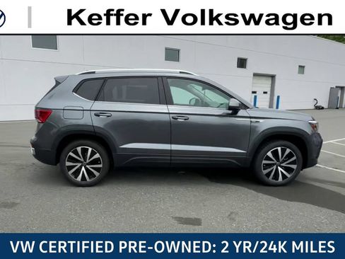 Certified 2023 Volkswagen Taos SE FWD image 11