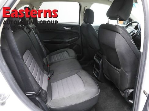 Used 2020 Ford Edge SE image 23