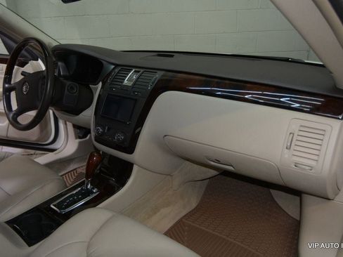 Used 2011 Cadillac DTS Luxury image 12