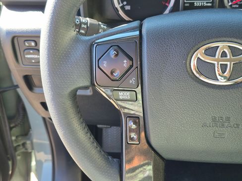 Used 2022 Toyota 4Runner TRD Off-Road Premium AWD/4WD image 20