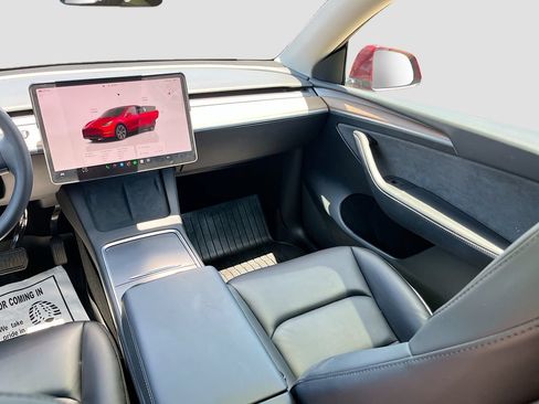 Used 2024 Tesla Model Y Long Range RWD image 24