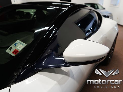 Used 2018 Aston Martin DB11 Coupe image 13