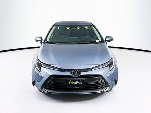 Used 2023 Toyota Corolla LE image 2