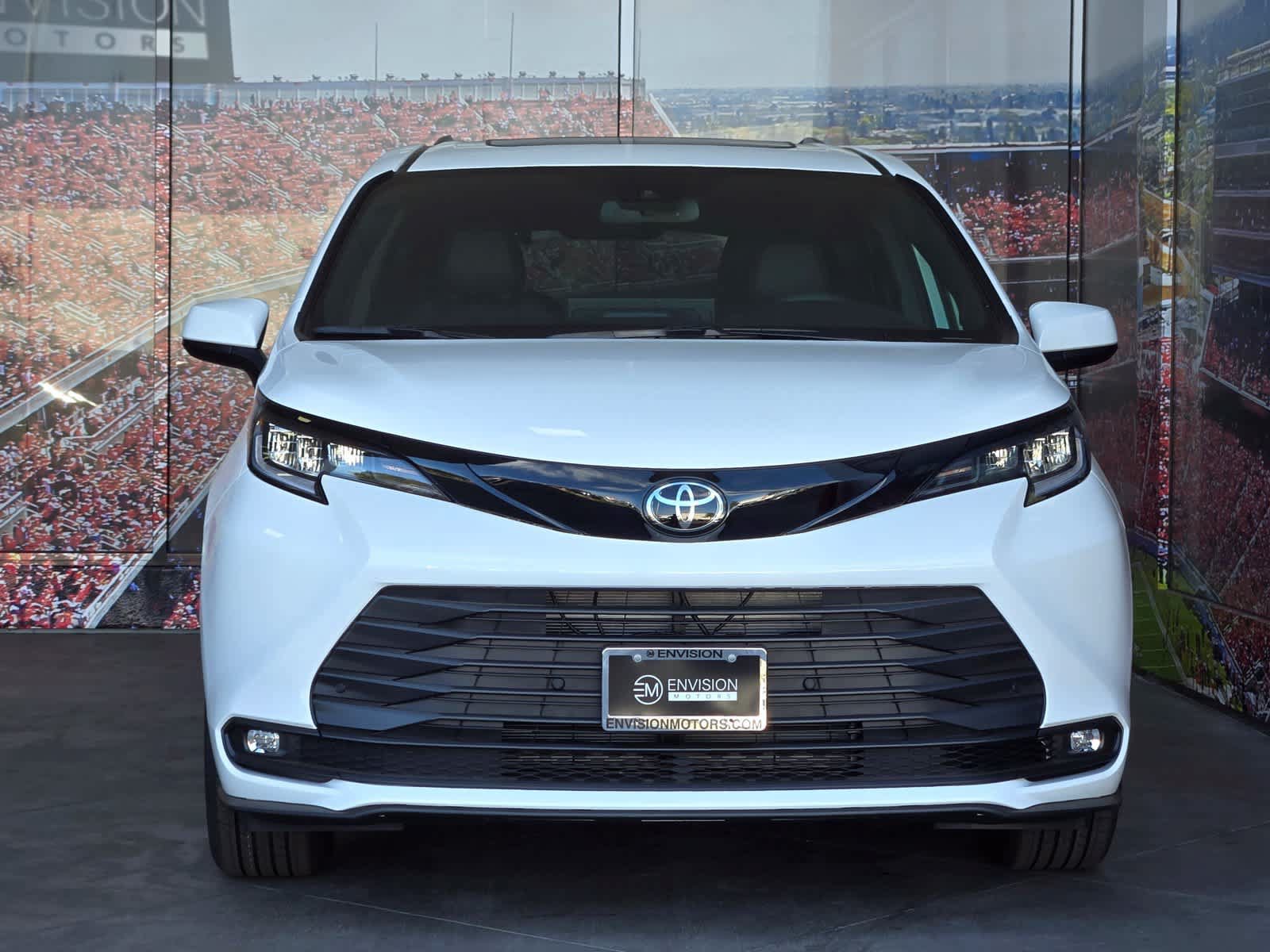 New 2026 Toyota Sienna XLE Woodland Edition AWD/4WD image 2