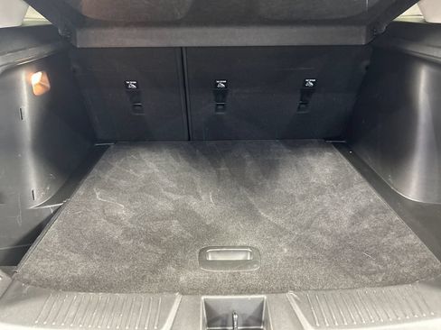 Used 2024 Chevrolet Trax LT w/ Sunroof Package FWD image 20