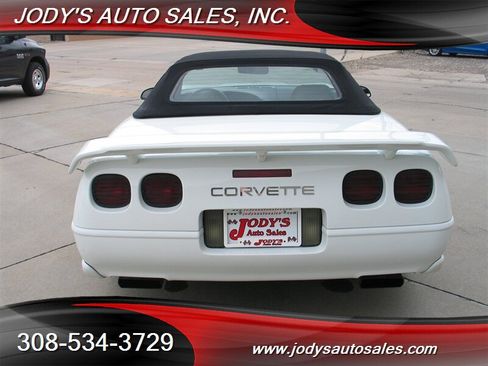 Used 1996 Chevrolet Corvette Convertible RWD image 23
