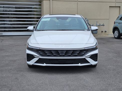 New 2025 Hyundai Elantra Limited image 2