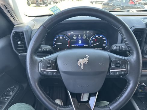 Used 2022 Ford Bronco Sport Outer Banks w/ Tech Package AWD/4WD image 3