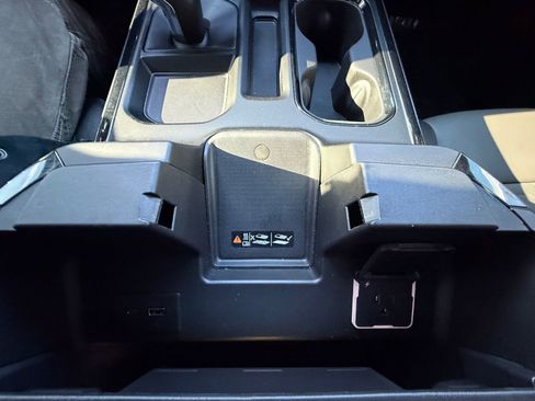 Used 2024 Chevrolet Silverado 1500 ZR2 w/ Technology Package image 28