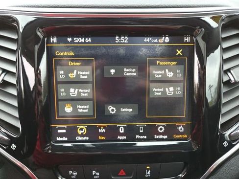 Used 2020 Jeep Cherokee Limited w/ Luxury Group AWD/4WD image 9