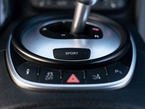 Used 2011 Audi R8 V10 image 24