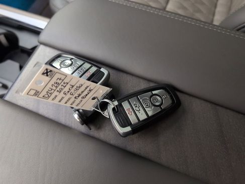 Certified 2025 Ford F450 Platinum w/ Platinum Plus Package image 31