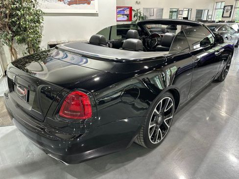 Used 2017 Rolls-Royce Dawn RWD image 2