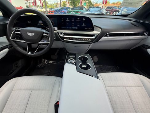 Used 2024 Cadillac Lyriq Luxury RWD image 14