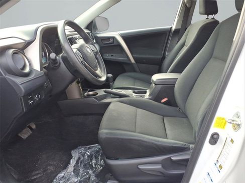 Used 2014 Toyota RAV4 LE image 20