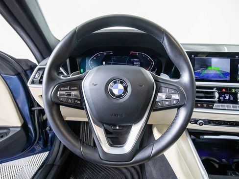 Used 2023 BMW 430i Coupe w/ Premium Package image 16