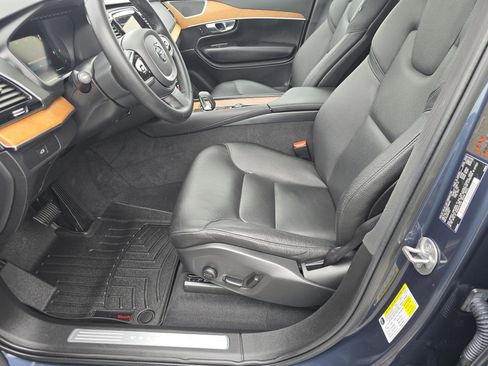 Used 2023 Volvo XC90 B5 Plus AWD/4WD image 21