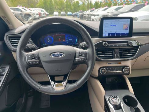 Used 2020 Ford Escape Titanium AWD/4WD image 27