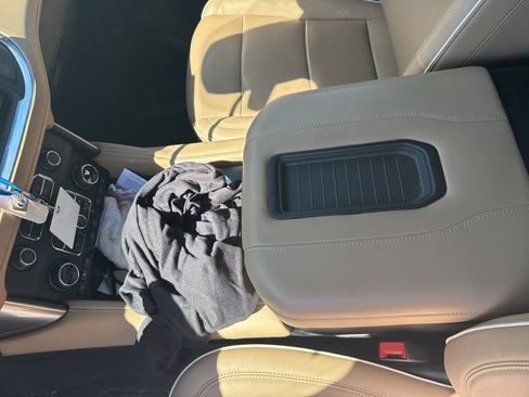 Used 2023 Chevrolet Tahoe Premier image 16