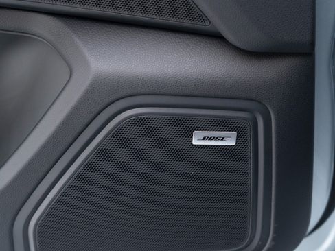 Certified 2025 Porsche Macan AWD/4WD image 25