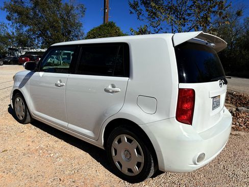 Used 2008 Scion xB image 9