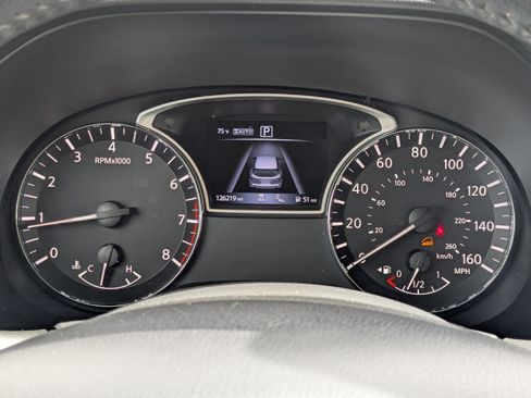 Used 2018 Nissan Pathfinder Platinum AWD/4WD image 15