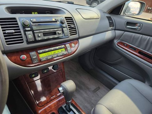Used 2006 Toyota Camry XLE FWD image 23