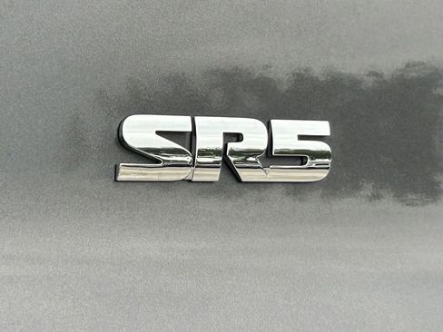 Used 2021 Toyota 4Runner SR5 Premium w/ Moonroof Package AWD/4WD image 21