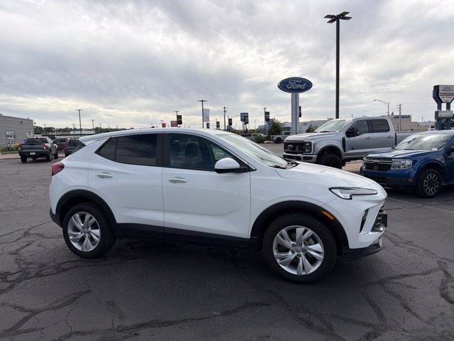 Used 2025 Buick Encore GX Preferred FWD image 3