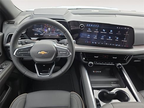 New 2026 Chevrolet Suburban Premier image 10