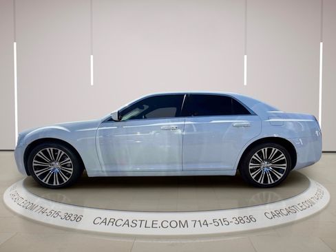 Used 2013 Chrysler 300 S RWD image 2