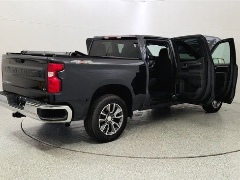 Used 2023 Chevrolet Silverado 1500 LT AWD/4WD image 12