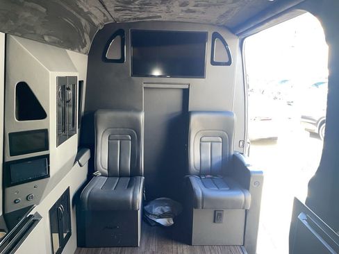 Used 2022 Mercedes-Benz Sprinter 2500 image 42