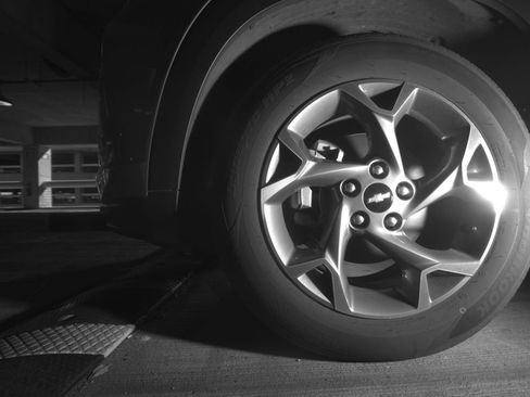 Used 2025 Chevrolet Trax LT FWD image 15