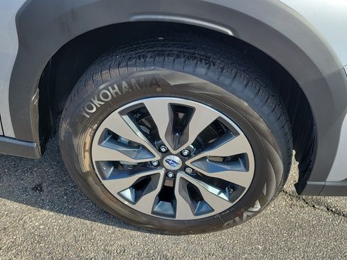 Certified 2025 Subaru Outback Limited AWD/4WD image 8