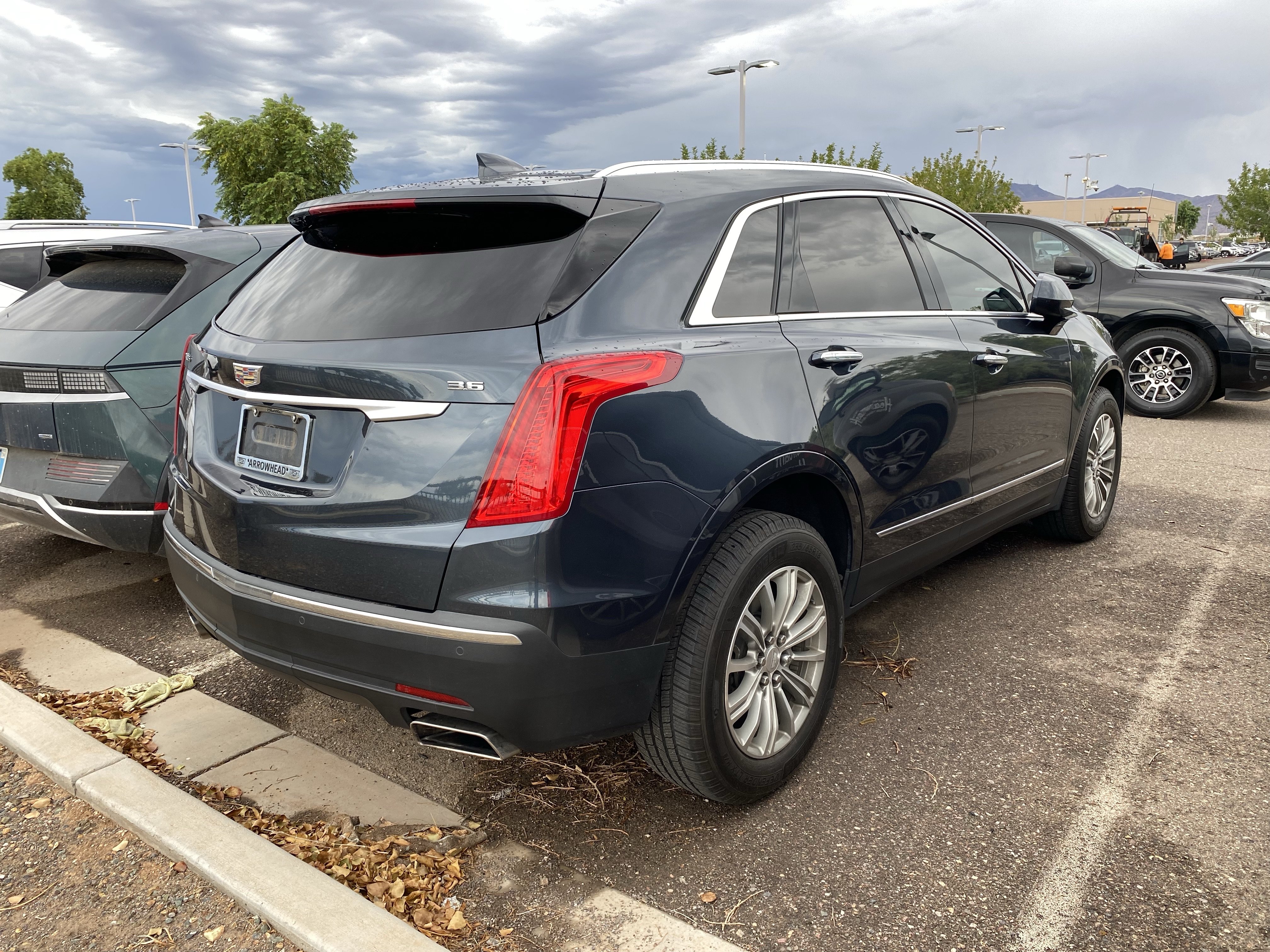 Used 2019 Cadillac XT5 Luxury FWD image 2