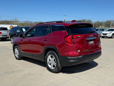 Used 2019 GMC Terrain SLE w/ Driver Convenience Package FWD image 5