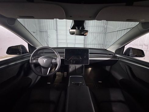 Used 2023 Tesla Model Y Performance image 21
