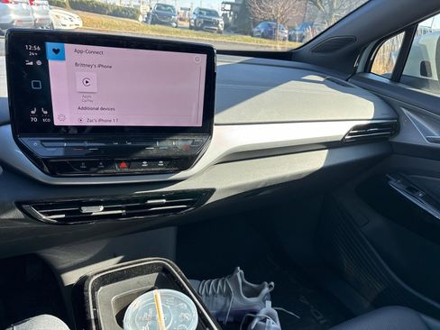 Used 2023 Volkswagen ID.4 S image 3