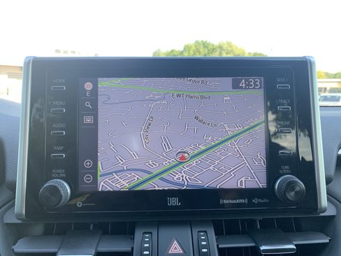 Used 2020 Toyota RAV4 Limited image 24