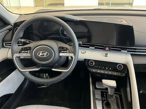 New 2026 Hyundai Elantra Limited FWD image 24