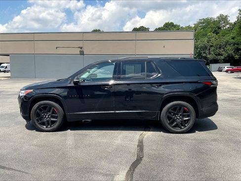 Used 2021 Chevrolet Traverse Premier w/ Redline Edition AWD/4WD image 34