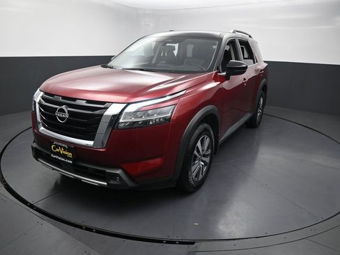 Used 2022 Nissan Pathfinder SL image 11