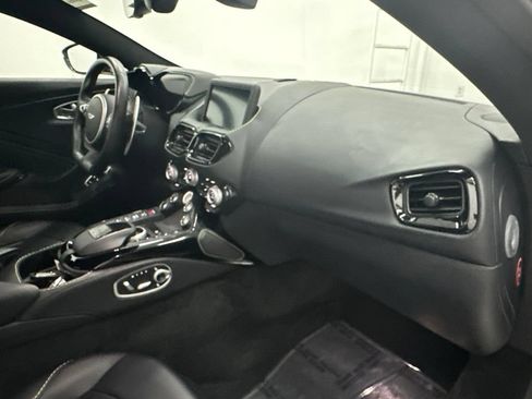 Used 2023 Aston Martin V8 Vantage Coupe RWD image 26
