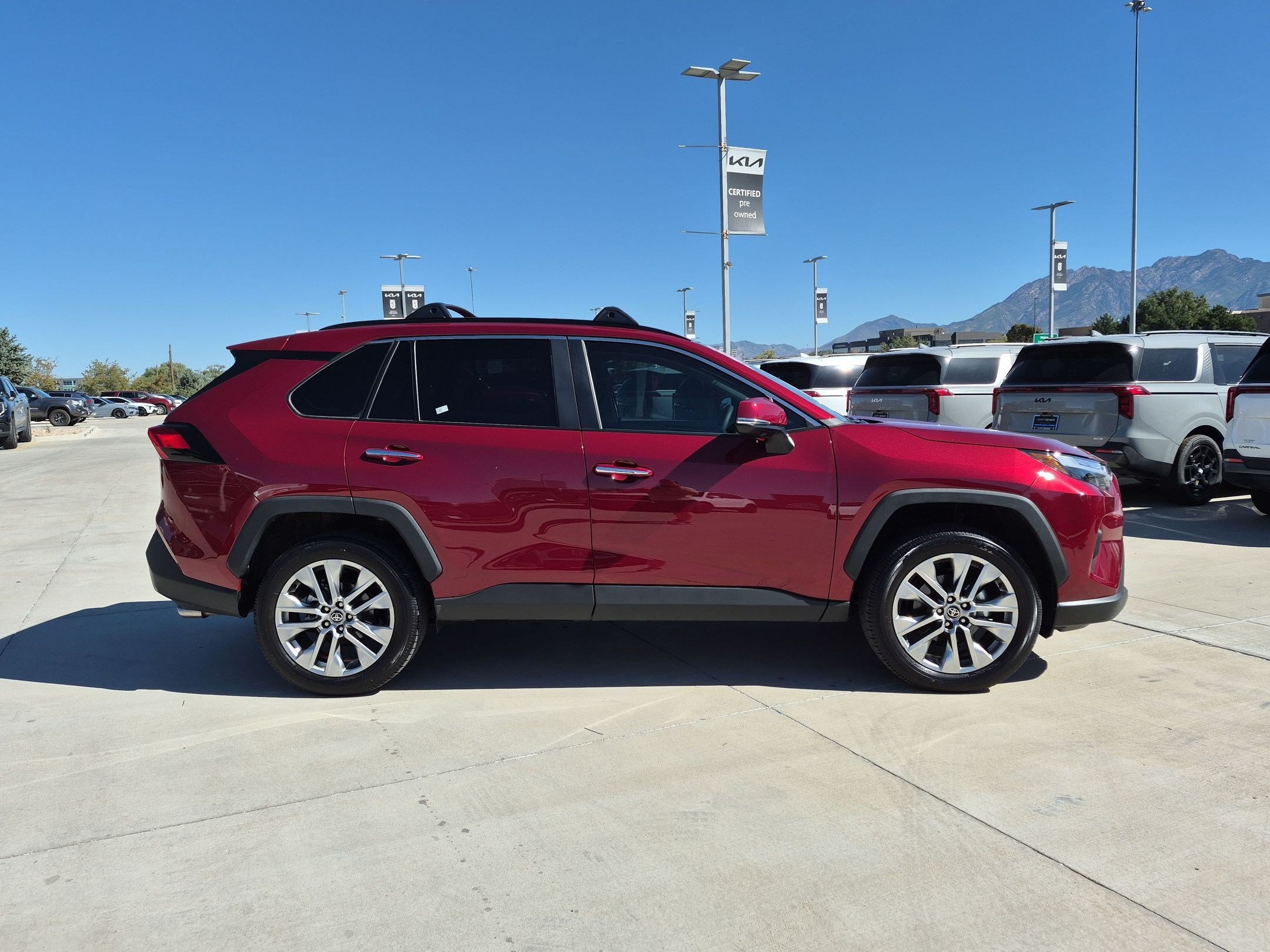 Used 2025 Toyota RAV4 Limited w/ Advanced Technology Package AWD/4WD image 7