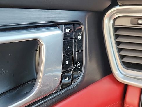 Used 2020 Porsche Panamera w/ Premium Package Plus image 39