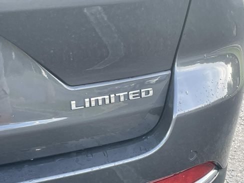 Used 2023 Jeep Grand Cherokee Limited RWD image 10